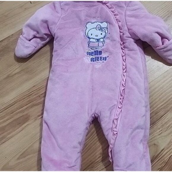 Baby Girl Hello Kitty SnowSuit Size 6-9 Months, pink soft insulated zip & hood - Picture 2 of 15